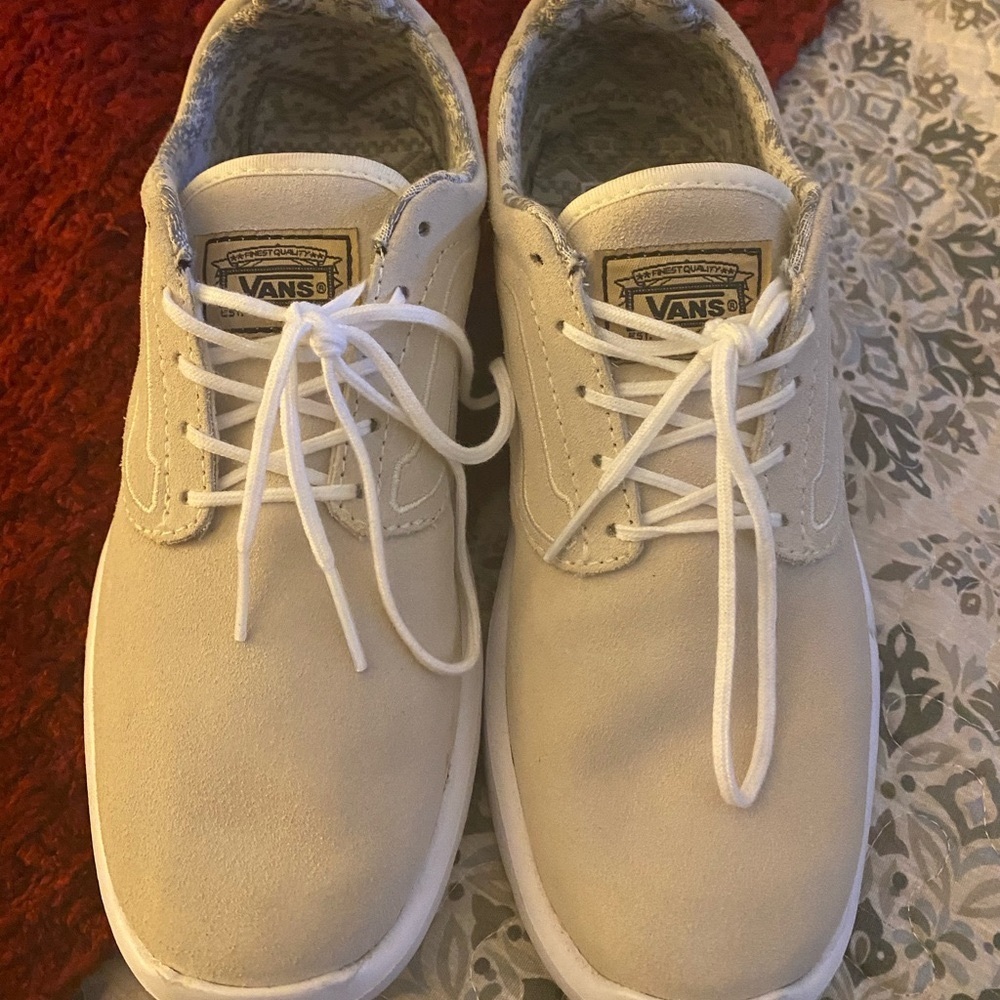 Vans Shoes. Brand new! Great Price!